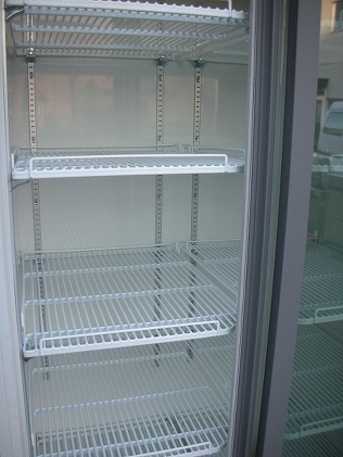 中古厨房 サンデン リーチイン 冷蔵ショーケース TRM-SSM30XB-B 100V 315L W900×D450×H1910mm